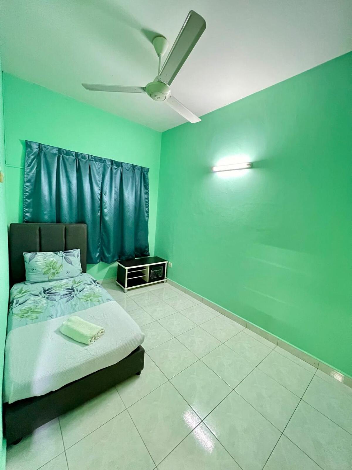 Rini Utama Homestay Skudai Exteriér fotografie